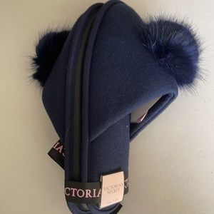 Victoria Secret Navy Blue Pom Slippers. NWT.